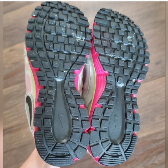 Nike Dual Fushion St 2 Cross Trainer Shoe Women 7 Pink Green - Picture 9 of 11